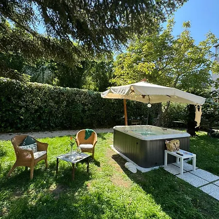 Gilu - De Vivo Realty Villa